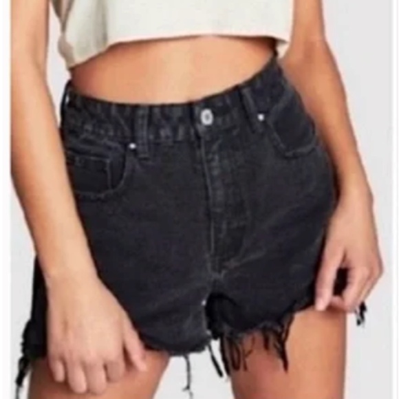 Zara Pants - Zara High Waist Distressed Denim Shorts - Black Size 6